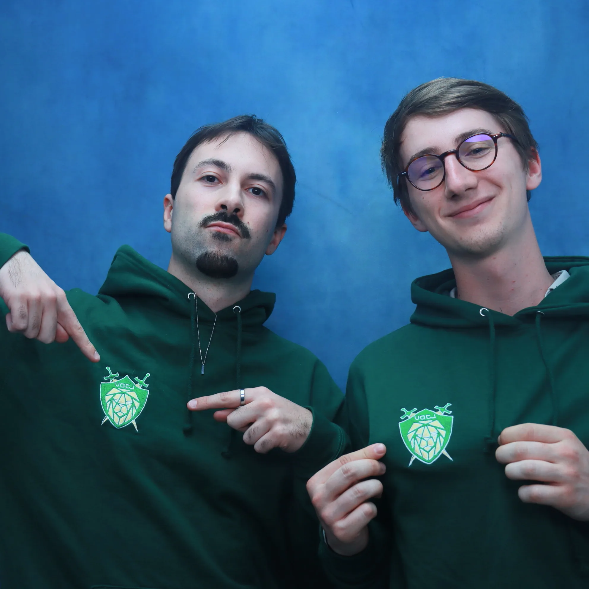 Détail d'un hoodie personnalisé STREAKS